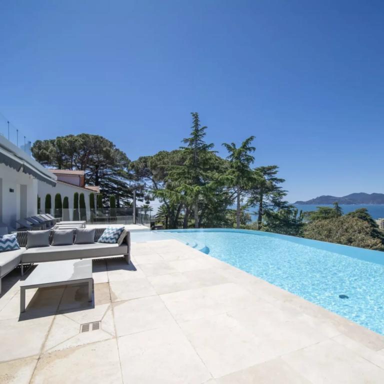 Cannes Luxueuse Villa vue mer panoramique à vendre