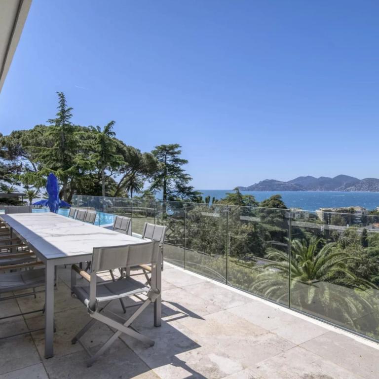 Cannes Luxueuse Villa vue mer panoramique à vendre