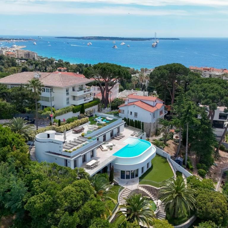 Cannes Luxueuse Villa vue mer panoramique à vendre