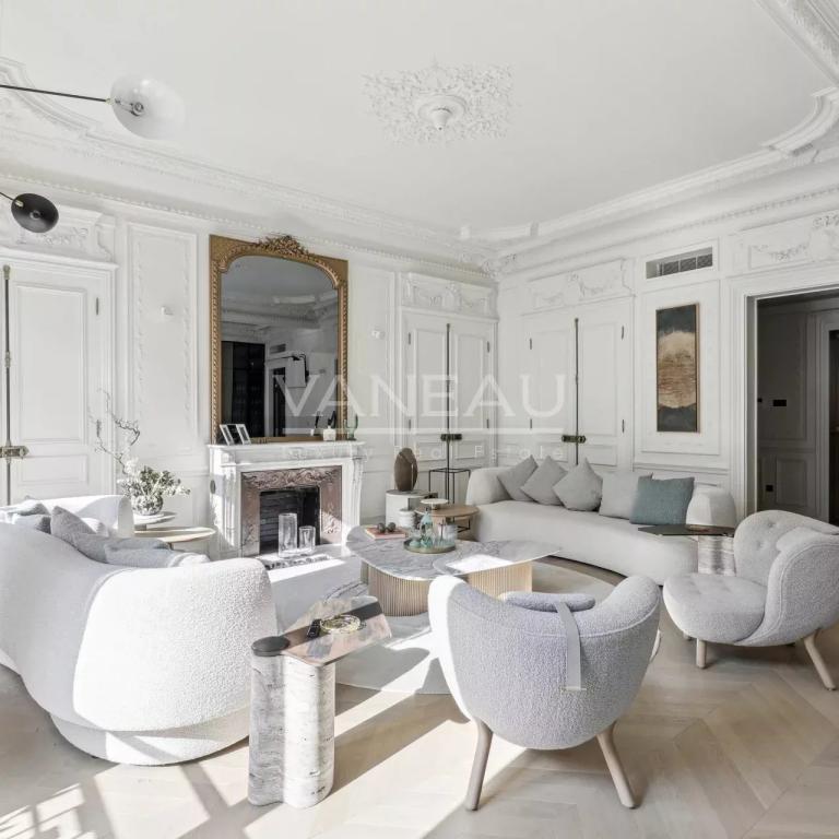 PARIS VIIIe - Triangle d'Or - Magnifique appartement familial et