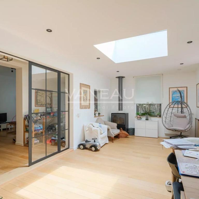 SPLENDIDE VILLA NEUVE DE ± 690 M² BRUTS AVEC JARDIN & PISCINE