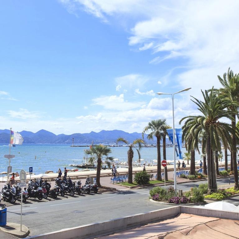 Appartement-Villa à Vendre à Cannes, Croisette