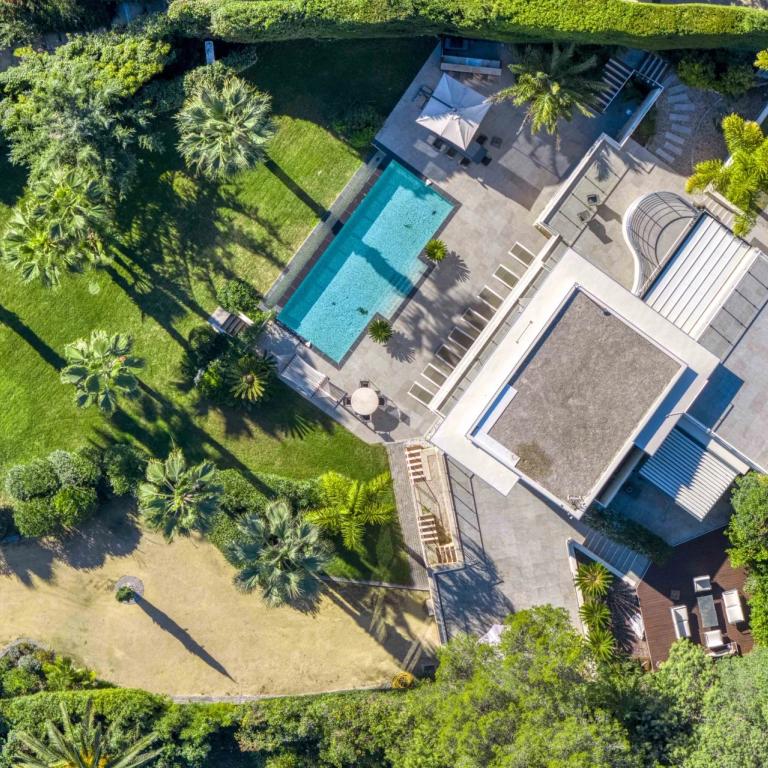 SUPER CANNES VILLA CONTEMPORAINE VUE MER CONTEMPORAINE A VENDRE