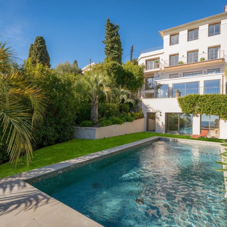 Le Cannet – Prestigieuse maison de ville avec vue mer panoramiqu