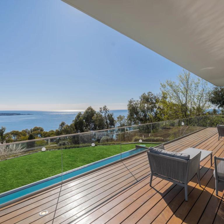 SUPER CANNES  VILLA CONTEMPORAINE VUE MER A VENDRE