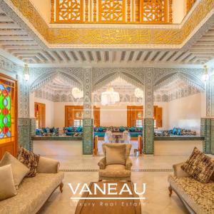 Villa aux allures de palais avec autorisation de maison d'hôtes sur la route de l'Ourika