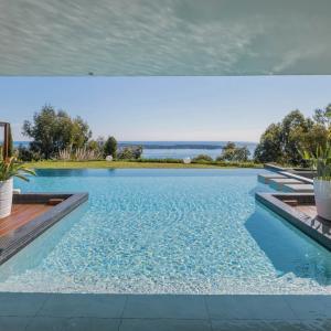 SUPER CANNES  VILLA CONTEMPORAINE VUE MER A VENDRE
