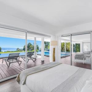 SUPER CANNES  VILLA CONTEMPORAINE VUE MER A VENDRE