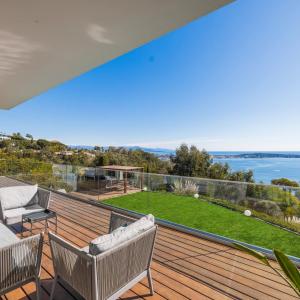 SUPER CANNES  VILLA CONTEMPORAINE VUE MER A VENDRE