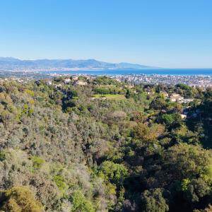 OFF MARKET A VENDRE - HAUTEURS DE CANNES – 15M CROISETTE