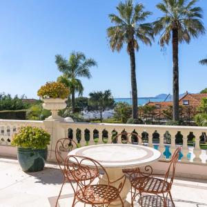 Cap d'Antibes, magnifique demeure de style Belle Epoque à vendre