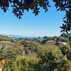 OFF MARKET A VENDRE - HAUTEURS DE CANNES – 15M CROISETTE