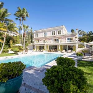 Cap d'Antibes, magnifique demeure de style Belle Epoque à vendre