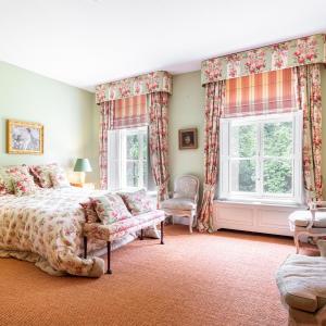 Château édifié en 1756 sur un terrain de 5.9 hectares