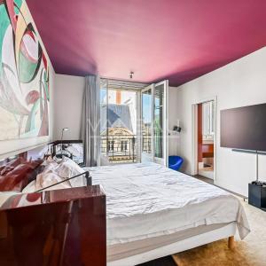 Paris VII – Élégant appartement de réception avec balcons – 175 m²