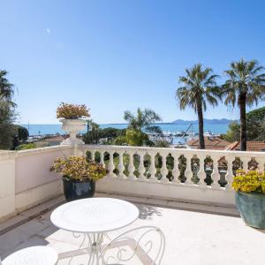 Cap d'Antibes, magnifique demeure de style Belle Epoque à vendre
