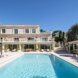 Cap d'Antibes, magnifique demeure de style Belle Epoque à vendre
