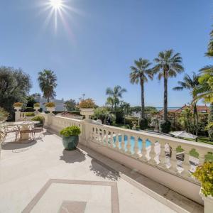 Cap d'Antibes, magnifique demeure de style Belle Epoque à vendre