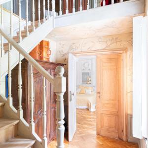 Château édifié en 1756 sur un terrain de 5.9 hectares