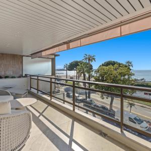 Cannes Croisette Appartement 6 pièces vue mer à vendre