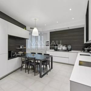 Paris XVIe - Muette - Appartement cinq chambres rénové.