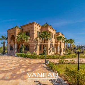 Villa aux allures de palais avec autorisation de maison d'hôtes sur la route de l'Ourika