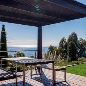 SUPER CANNES  VILLA CONTEMPORAINE VUE MER A VENDRE