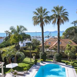 Cap d'Antibes, magnifique demeure de style Belle Epoque à vendre
