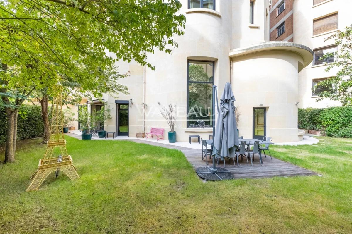 Paris XVIe - OCDE - Superbe duplex familial et de réception avec