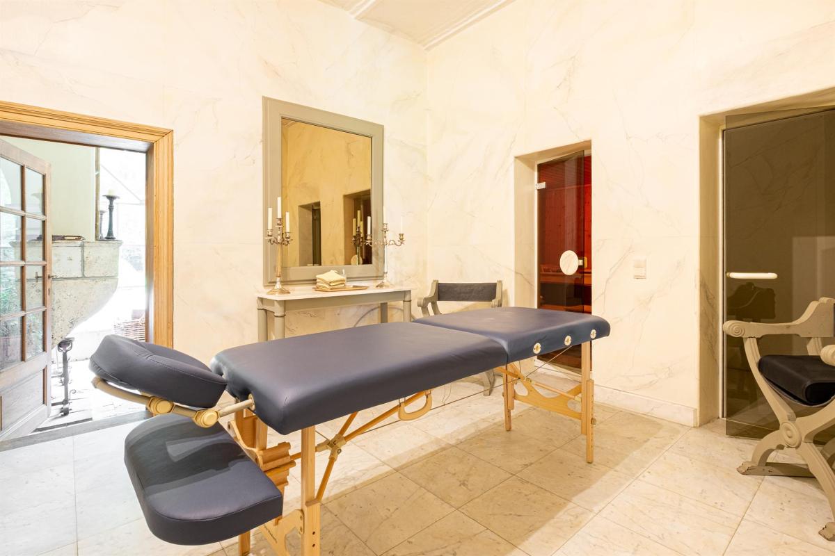 Château édifié en 1756 sur un terrain de 5.9 hectares