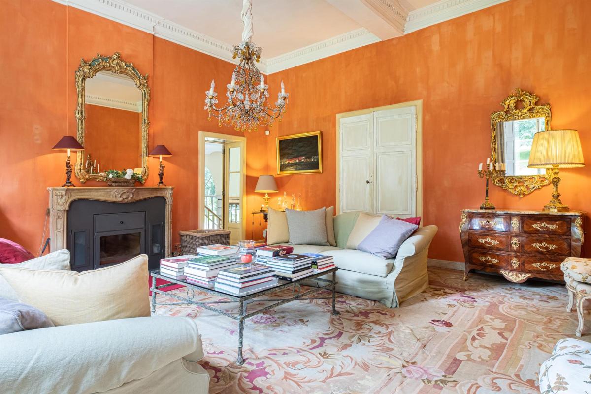 Château édifié en 1756 sur un terrain de 5.9 hectares