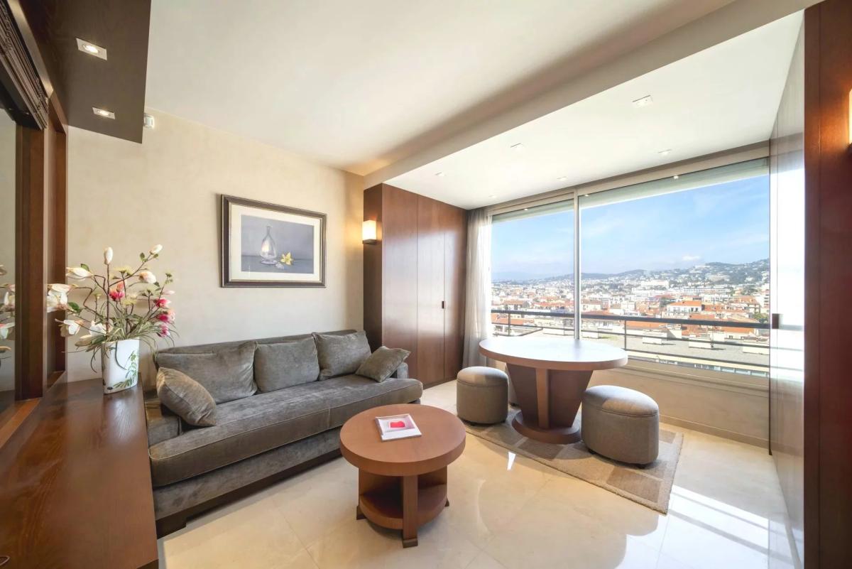 Cannes Croisette Appartement d'exception vue mer à vendre