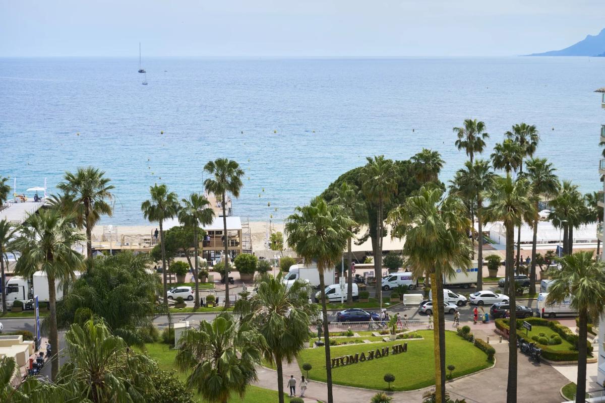 Cannes Croisette - Appartement 3 pièces rénové vue mer à vendre