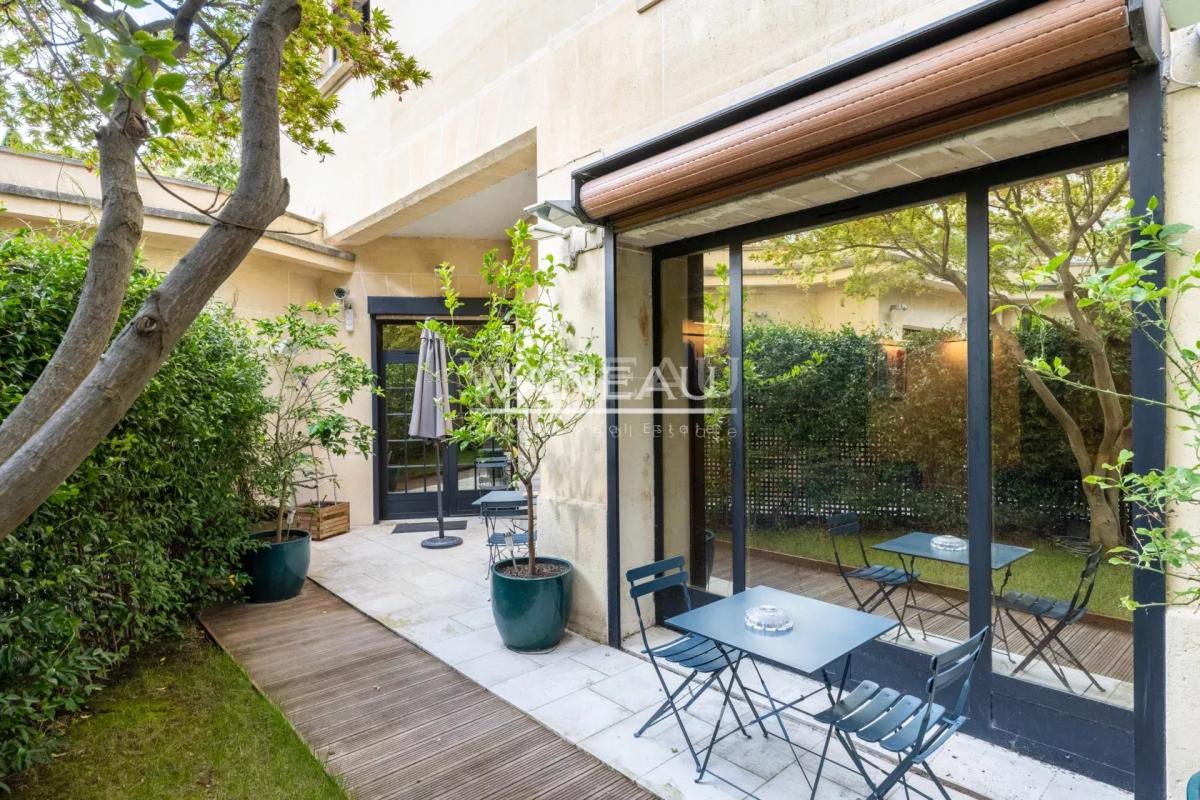 Paris XVIe - OCDE - Superbe duplex familial et de réception avec
