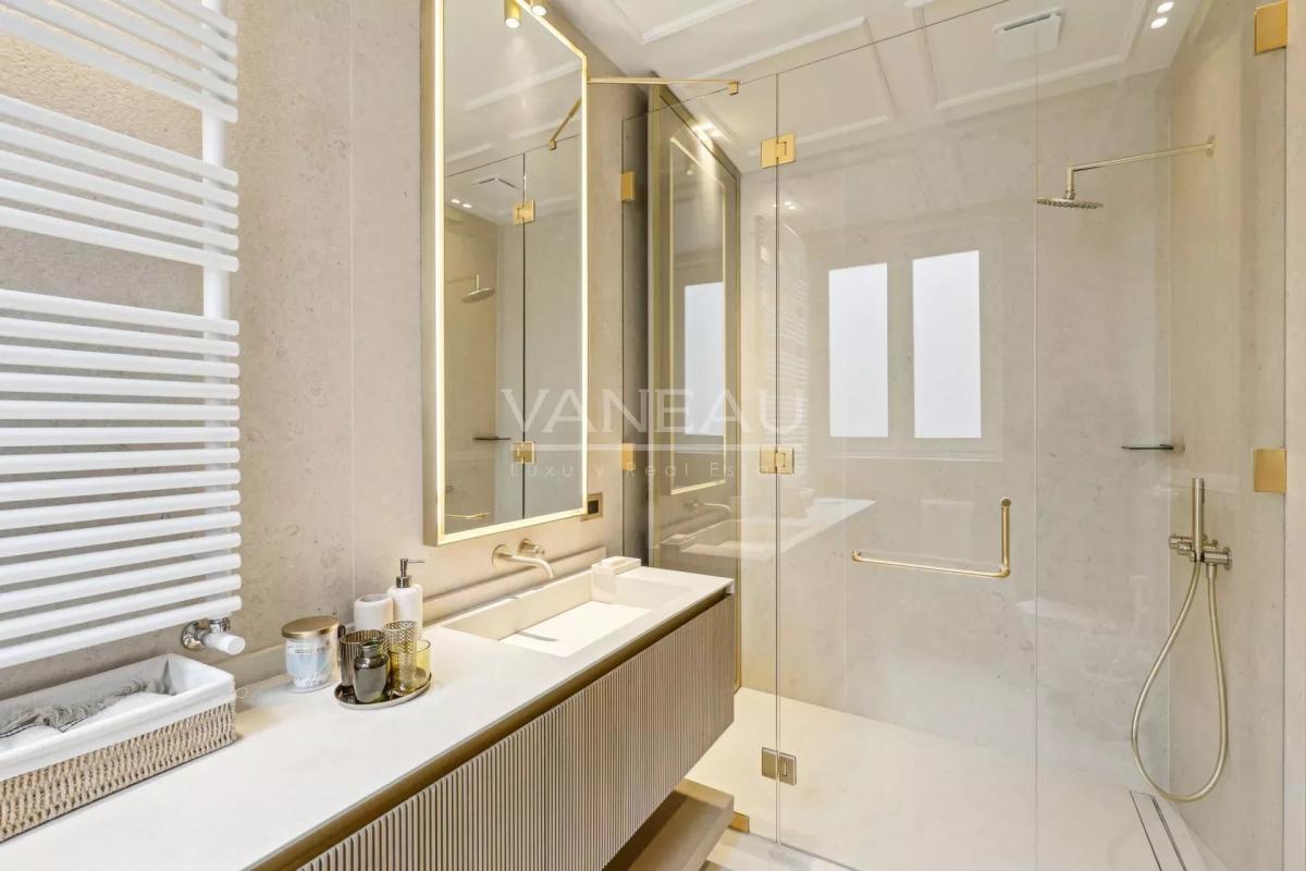 PARIS VIIIe - Triangle d'Or - Magnifique appartement familial et