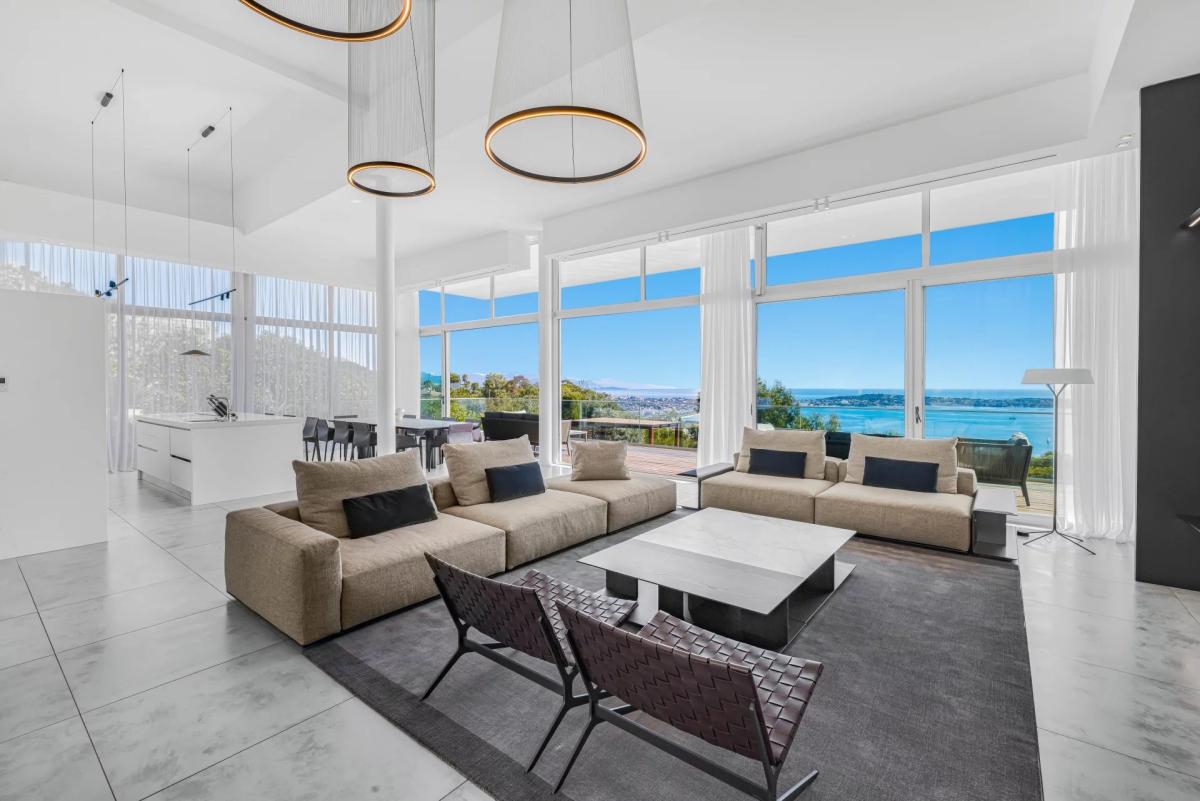 SUPER CANNES  VILLA CONTEMPORAINE VUE MER A VENDRE