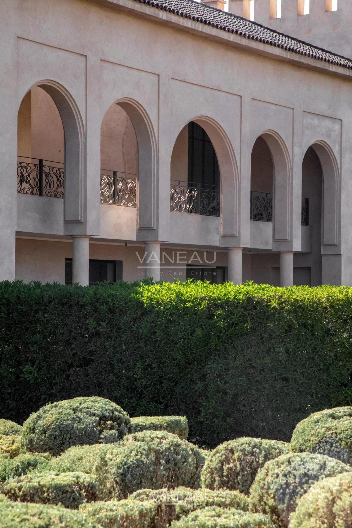 PALAIS À VENDRE AU COEUR DE LA PALMERAIE DE MARRAKECH