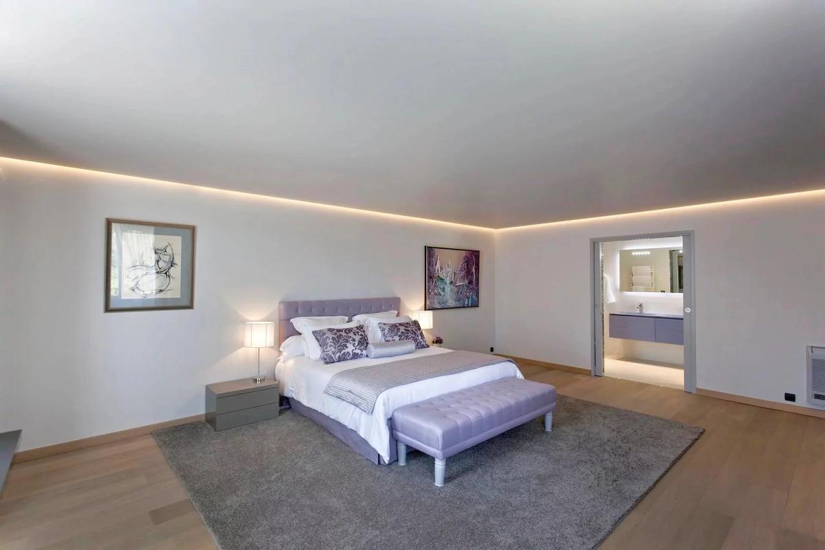 OFF MARKET A VENDRE - HAUTEURS DE CANNES – 15M CROISETTE