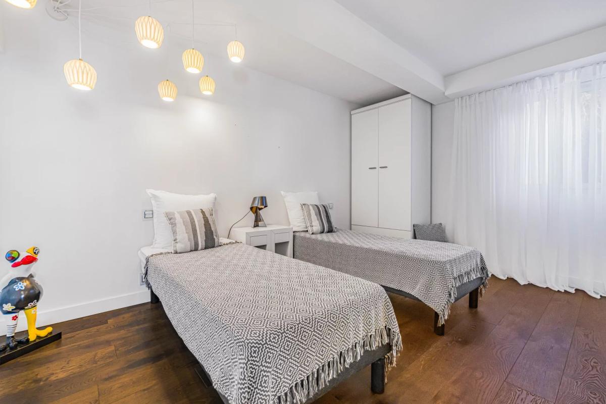 SUPER CANNES  VILLA CONTEMPORAINE VUE MER A VENDRE