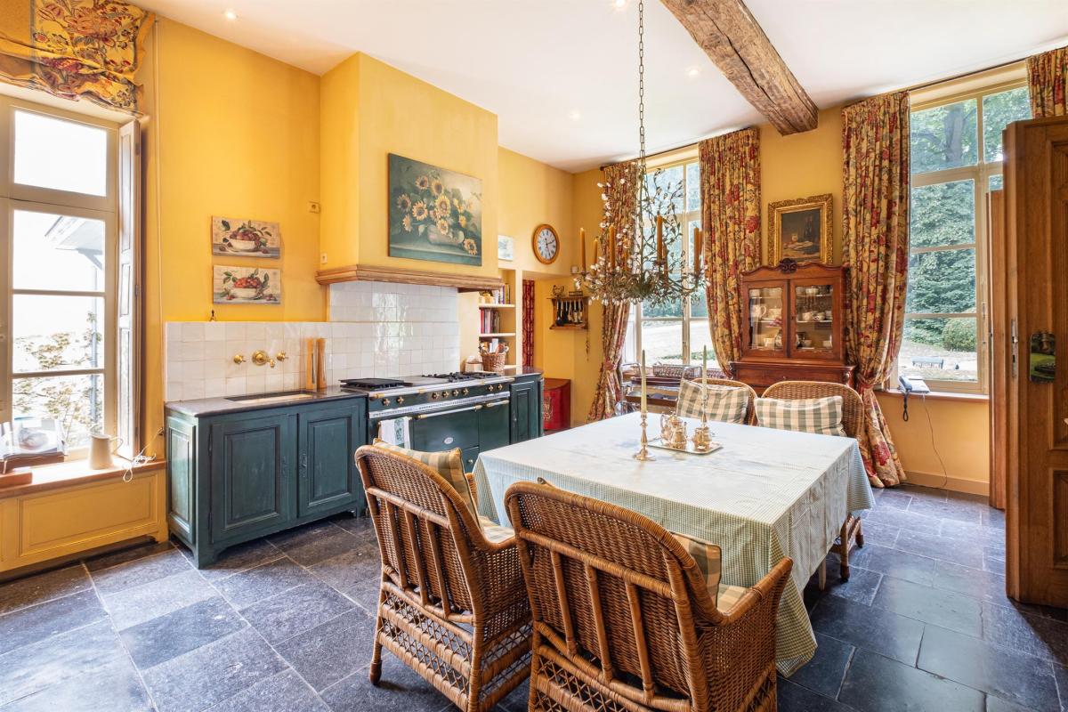 Château édifié en 1756 sur un terrain de 5.9 hectares