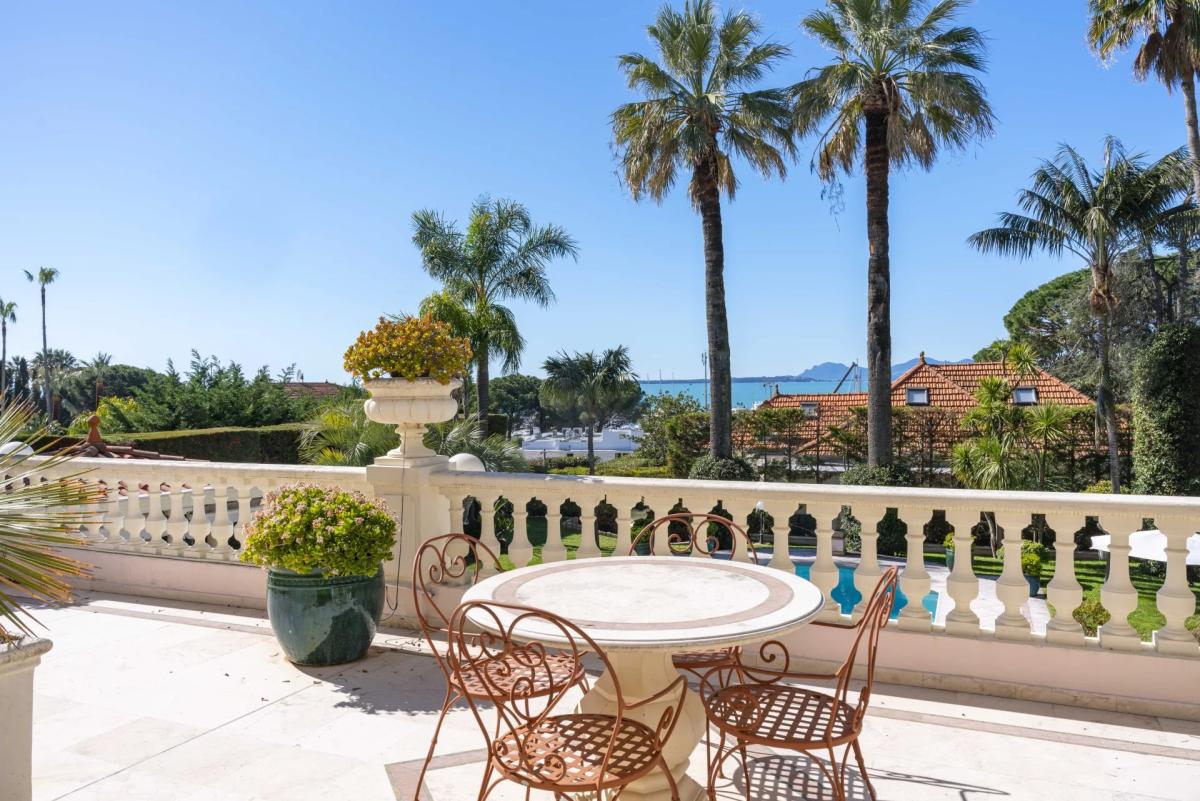 Cap d'Antibes, magnifique demeure de style Belle Epoque à vendre