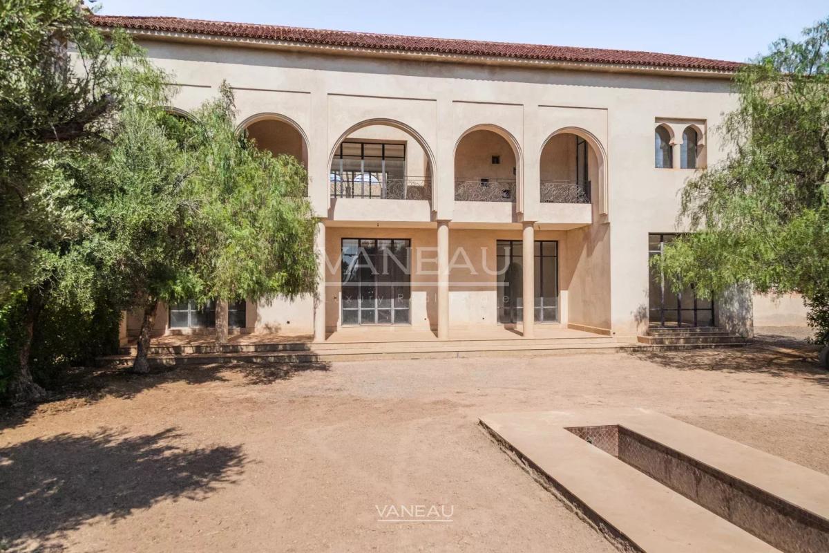 PALAIS À VENDRE AU COEUR DE LA PALMERAIE DE MARRAKECH