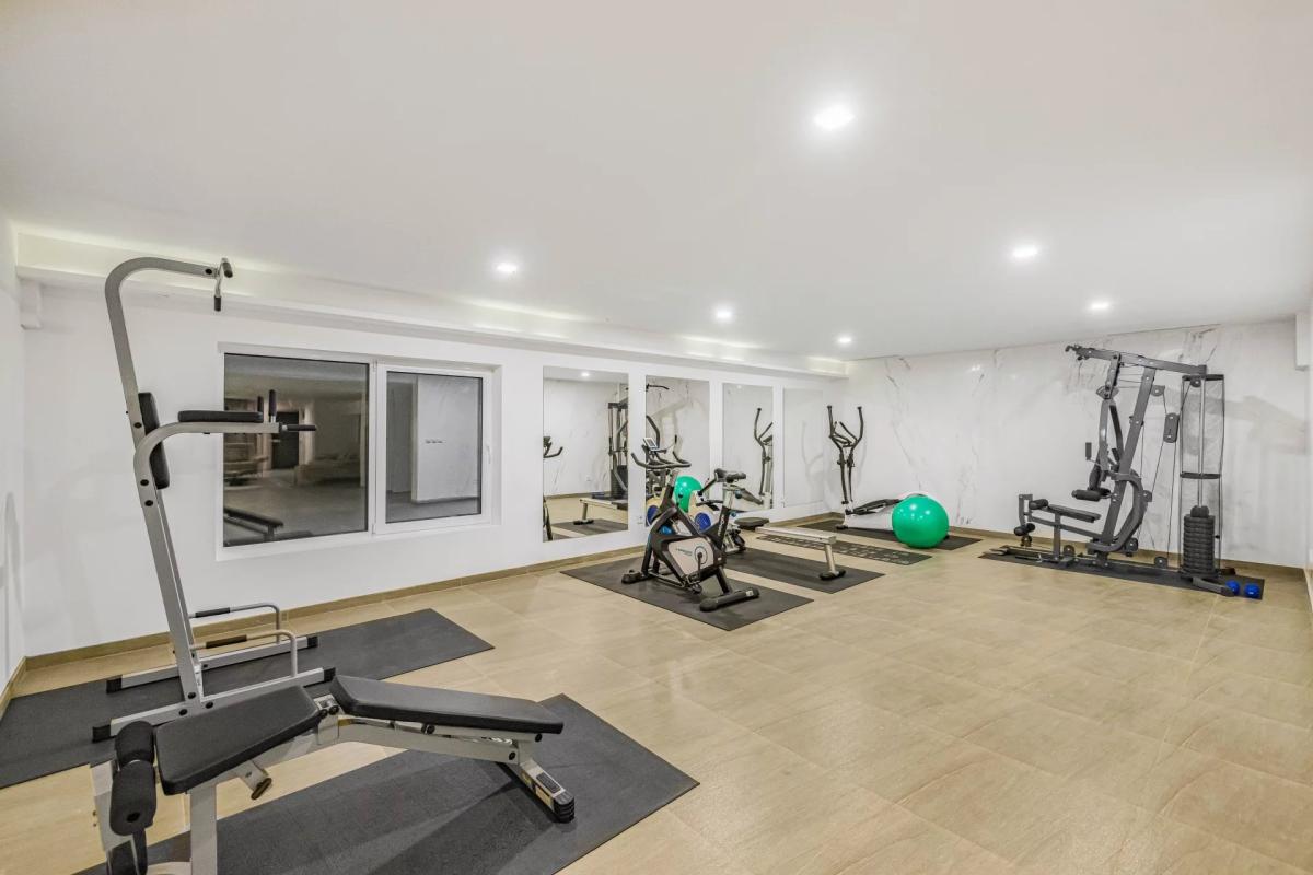 SUPER CANNES  VILLA CONTEMPORAINE VUE MER A VENDRE