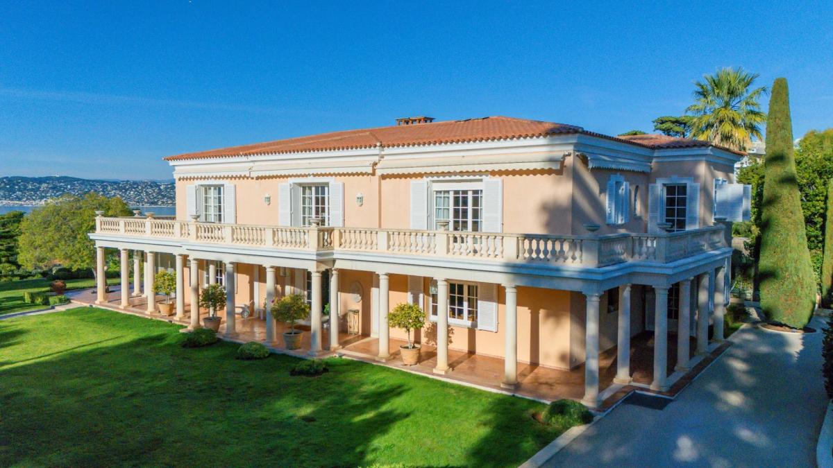 CAP D'ANTIBES - VILLA BELLA VISTA À VENDRE
