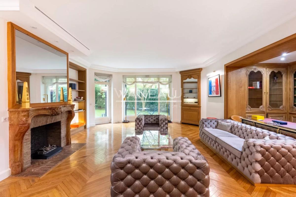 Paris XVIe - OCDE - Superbe duplex familial et de réception avec