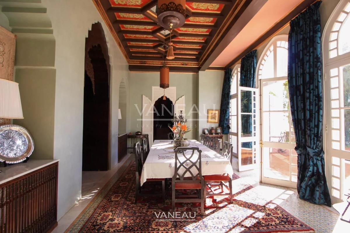 MAGNIFIQUE MAISON DE MAÎTRE À VENDRE AUX CHARMES DE LORIENT À TANGER