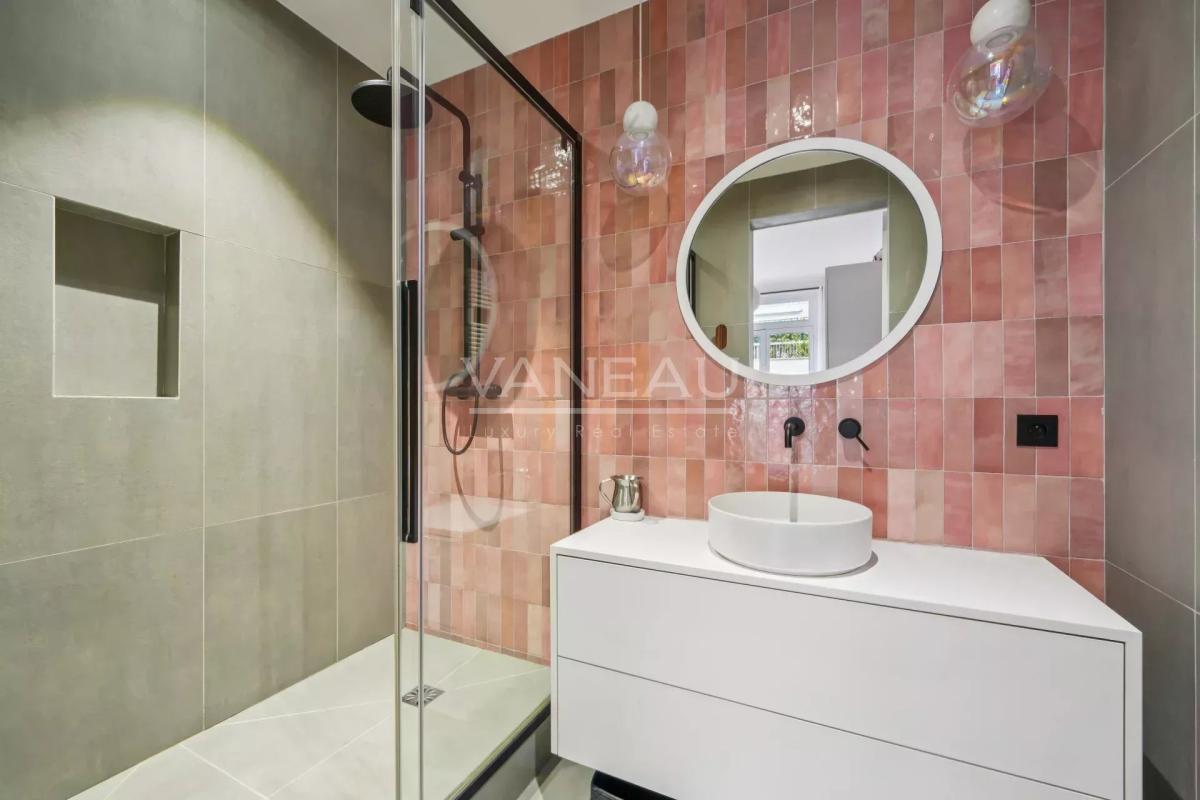 Paris XVIe - Muette - Appartement cinq chambres rénové.