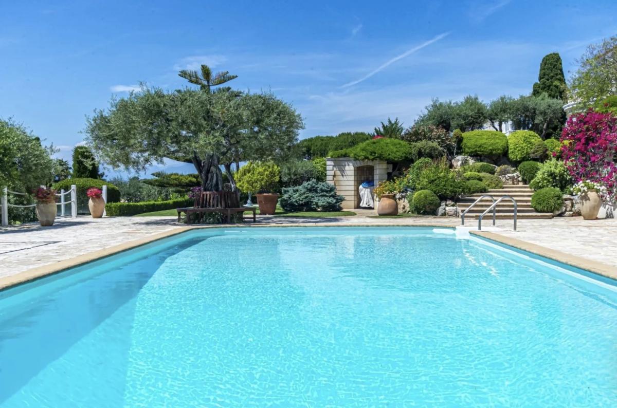 CAP D'ANTIBES - VILLA BELLA VISTA À VENDRE