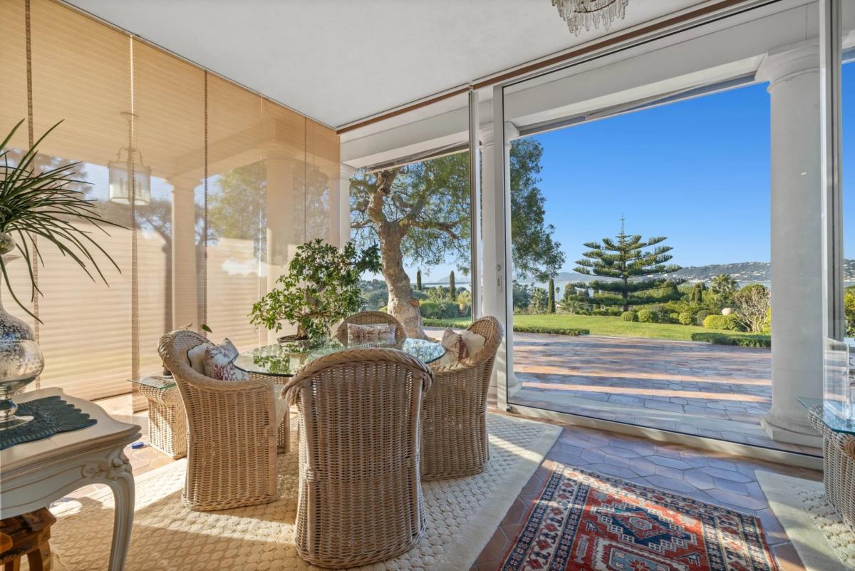 CAP D'ANTIBES - VILLA BELLA VISTA À VENDRE