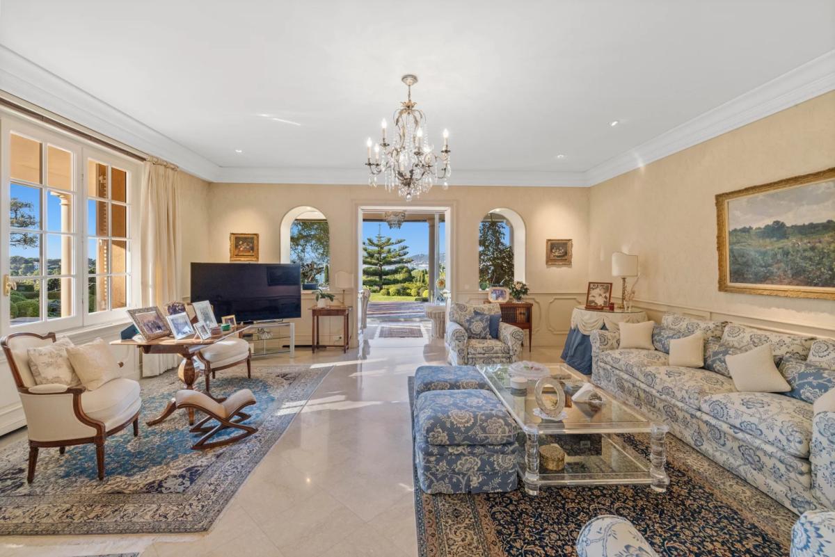 CAP D'ANTIBES - VILLA BELLA VISTA À VENDRE